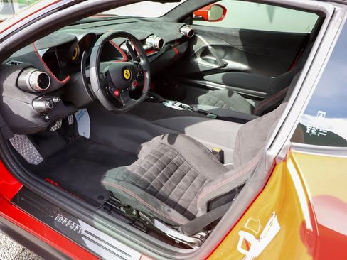 Certified 2023 Ferrari 812 Competizione image 18
