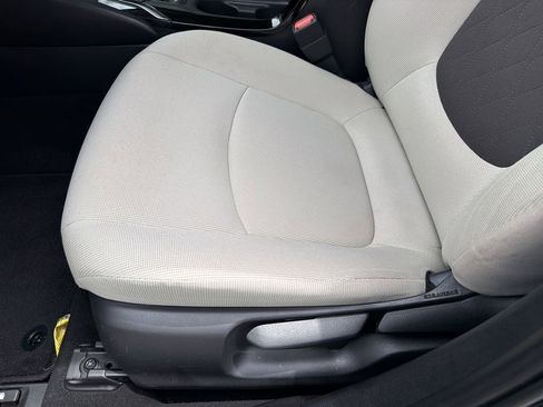 Used 2020 Toyota Corolla LE FWD image 17
