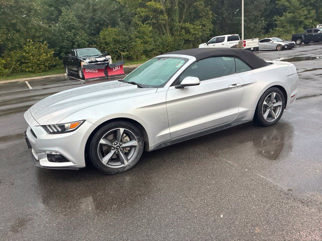 Used 2016 Ford Mustang Convertible w/ Equipment Group 051A RWD image 2