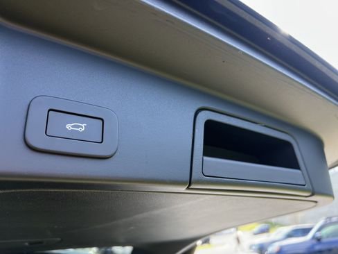 Certified 2025 Land Rover Range Rover Evoque Dynamic SE image 35