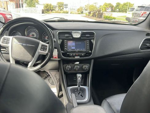 Used 2011 Chrysler 200 Limited FWD image 13