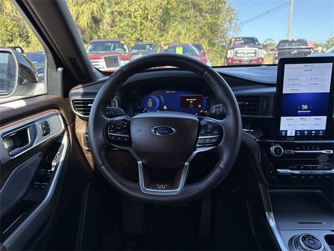 Certified 2022 Ford Explorer King Ranch w/ Class IV Trailer Tow Package image 17