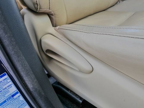 Used 2016 Toyota Highlander XLE AWD/4WD image 13