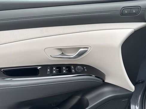 Used 2025 Hyundai Tucson Limited image 18