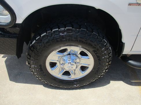 Used 2018 RAM 2500 Tradesman w/ Chrome Appearance Group AWD/4WD image 7