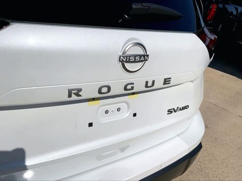 Used 2024 Nissan Rogue SV AWD/4WD image 29