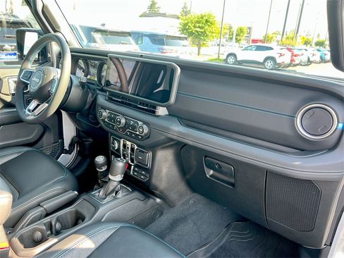 Used 2024 Jeep Wrangler High Altitude image 23