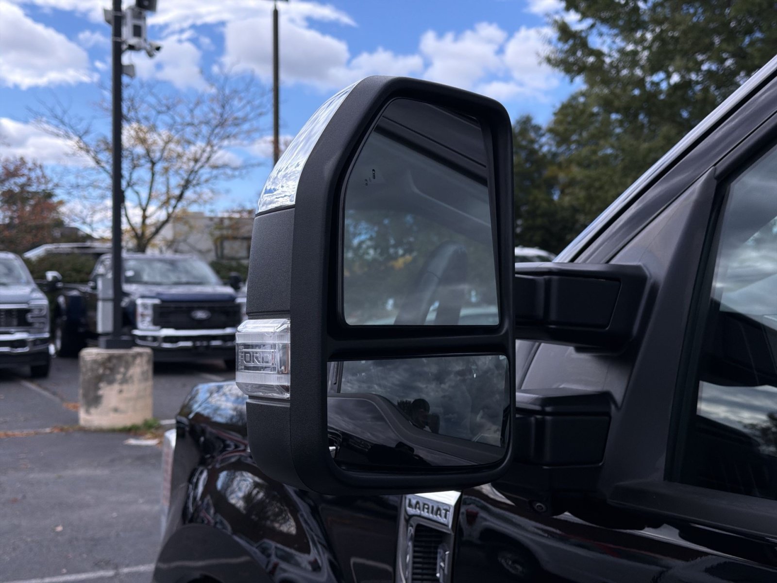 Used 2022 Ford F350 Lariat w/ Lariat Ultimate Package AWD/4WD image 14