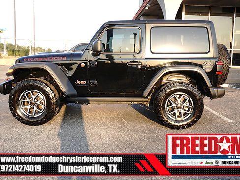 Used 2024 Jeep Wrangler Rubicon AWD/4WD image 2