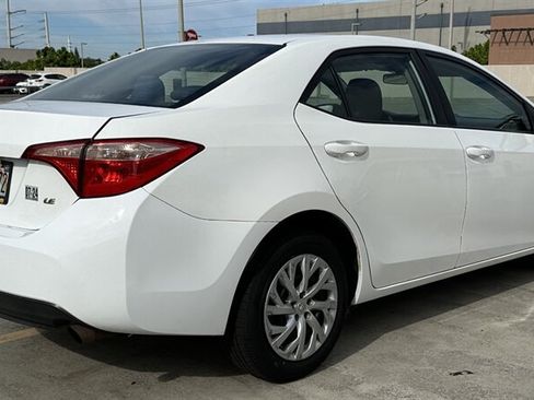 Used 2017 Toyota Corolla LE FWD image 5