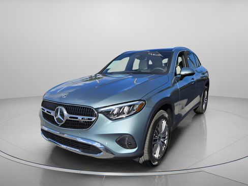 New 2026 Mercedes-Benz GLC 300 image 2