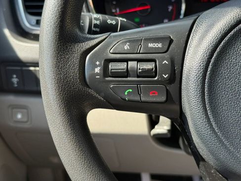 Used 2016 Kia Sedona LX w/ LX Convenience Package FWD image 23