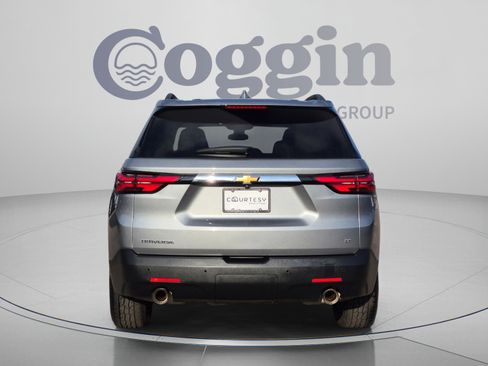 Used 2023 Chevrolet Traverse LT FWD image 4