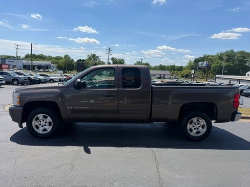 Used 2007 Chevrolet Silverado 1500 LT w/ 1LT Convenience Package RWD image 4