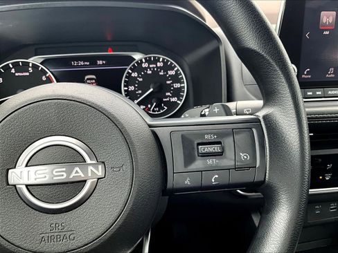 Used 2023 Nissan Rogue S image 23