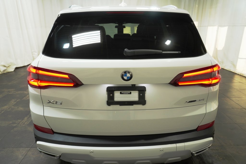 Used 2023 BMW X5 xDrive40i w/ Premium Package AWD/4WD image 4