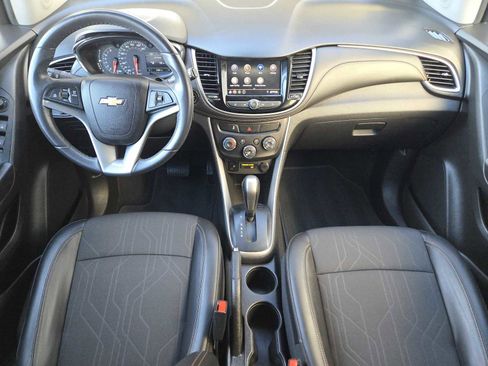 Certified 2022 Chevrolet Trax LT w/ LT Convenience Package image 24