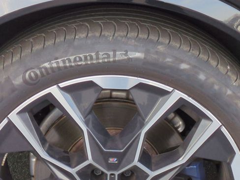 Certified 2024 BMW X7 xDrive40i w/ M Sport Package image 12