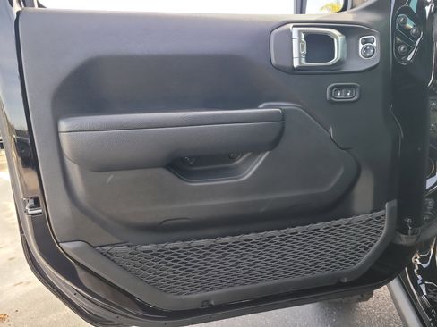 Used 2023 Jeep Wrangler Unlimited Sport image 15