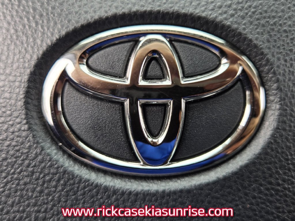 Used 2021 Toyota RAV4 XLE FWD image 25