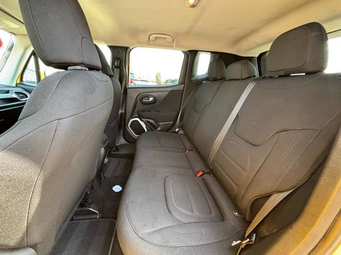 Used 2018 Jeep Renegade Latitude w/ Trailer Tow Group image 28