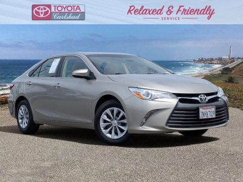 Used 2015 Toyota Camry LE FWD image 1