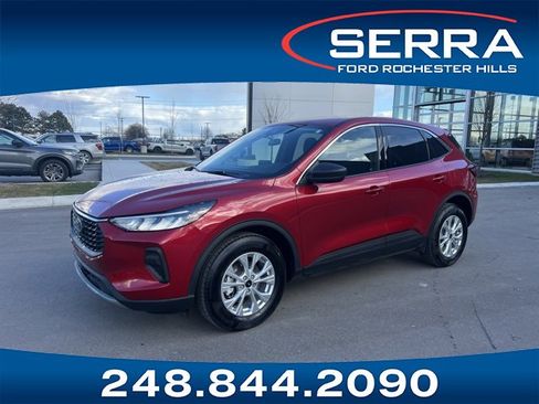 Used 2023 Ford Escape Active image 1