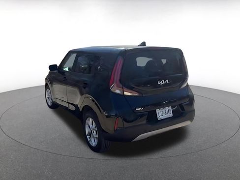 Used 2025 Kia Soul LX w/ LX Technology Package image 11
