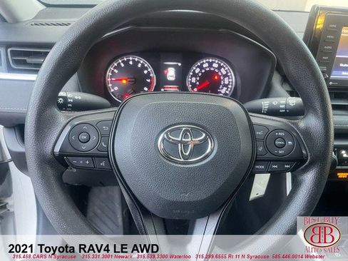 Used 2021 Toyota RAV4 LE AWD/4WD image 12