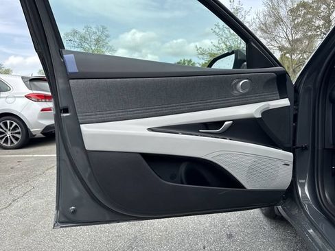 New 2026 Hyundai Elantra Limited FWD image 12