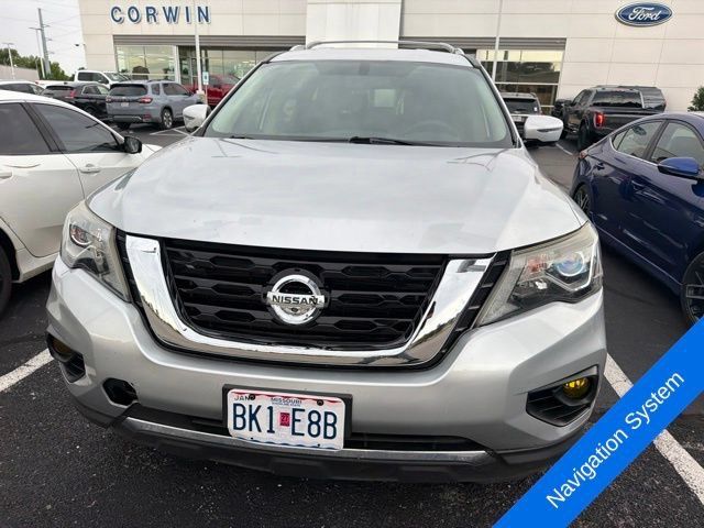 Used 2018 Nissan Pathfinder SL FWD image 2