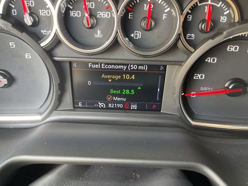 Used 2021 Chevrolet Suburban LT image 13