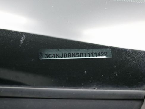 Used 2024 Jeep Compass Latitude image 41