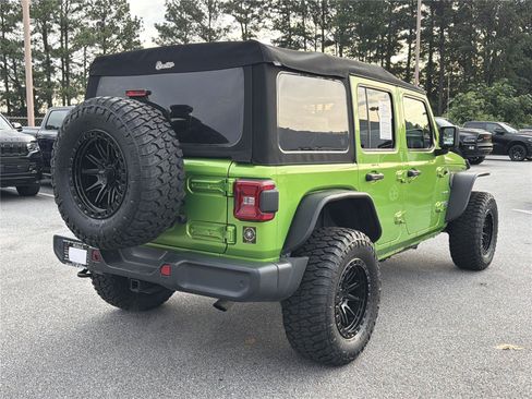 Used 2019 Jeep Wrangler Unlimited Sahara AWD/4WD image 5