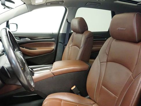 Used 2021 Buick Enclave Avenir w/ Avenir Technology Package image 28