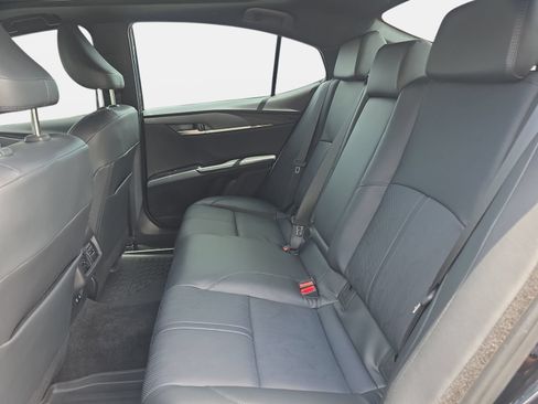 Used 2025 Toyota Camry XSE FWD image 13