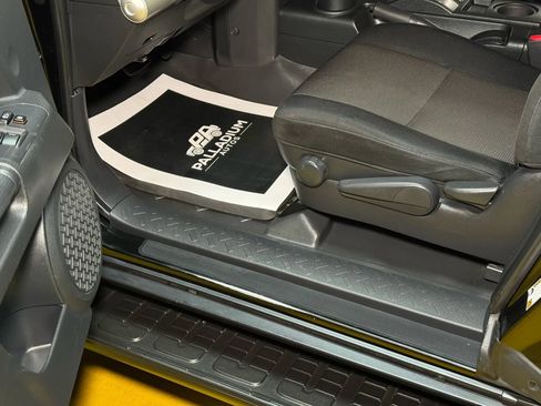 Used 2007 Toyota FJ Cruiser 4WD image 21