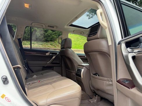 Used 2015 Lexus GX 460 w/ Premium Package AWD/4WD image 10