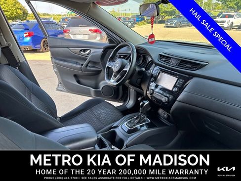 Used 2017 Nissan Rogue SV AWD/4WD image 44