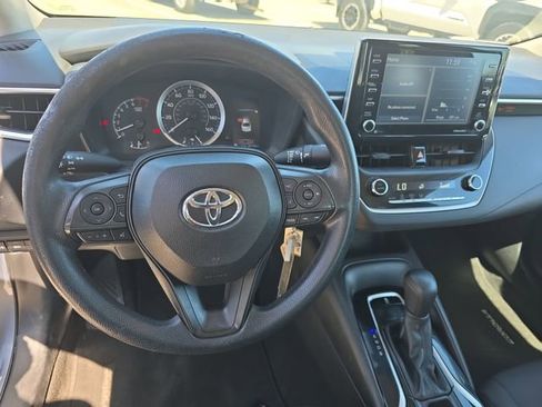Used 2021 Toyota Corolla LE image 15