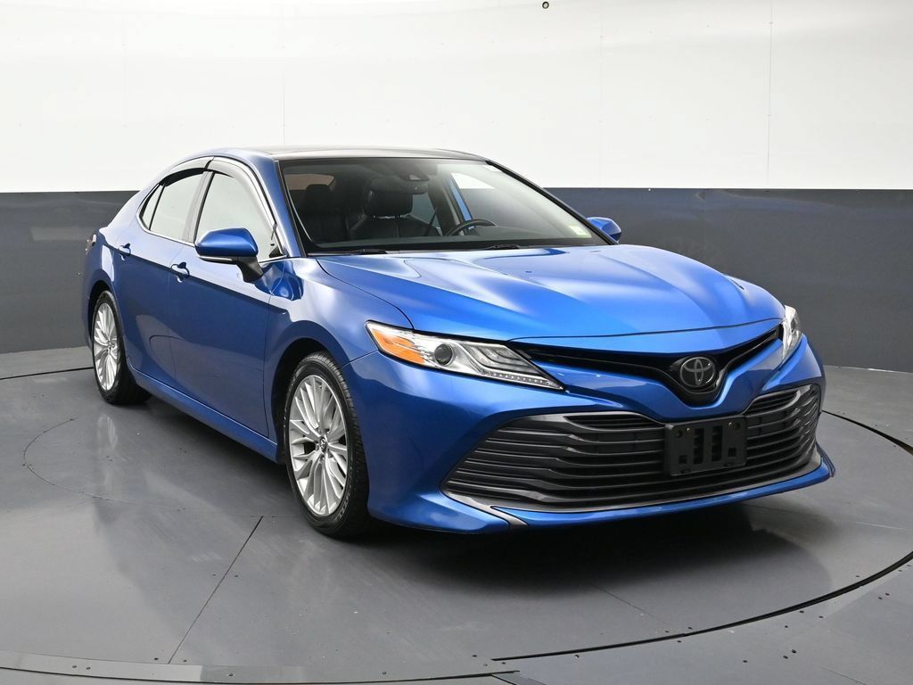 Used 2019 Toyota Camry XLE FWD image 7