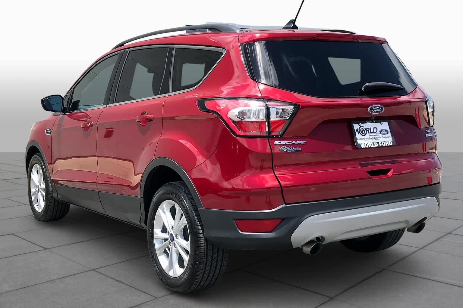 Used 2018 Ford Escape SE w/ SE Sync 3 Package AWD/4WD image 12
