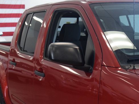 Used 2015 Nissan Frontier Desert Runner RWD image 11