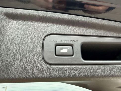 Certified 2023 Acura MDX SH-AWD w/ Technology Package image 9