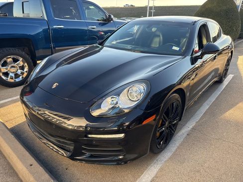Used 2016 Porsche Panamera 4 image 1