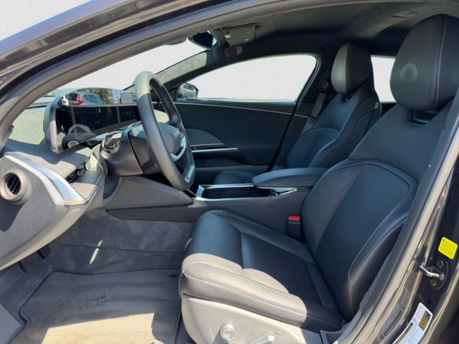 Used 2024 Lucid Air Pure RWD image 10