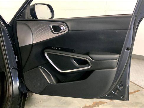 Certified 2025 Kia Soul LX image 25