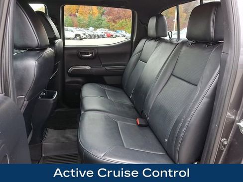 Used 2018 Toyota Tacoma Limited image 12
