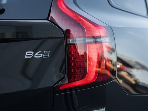 New 2026 Volvo XC90 B6 Ultra w/ Protection Package image 7