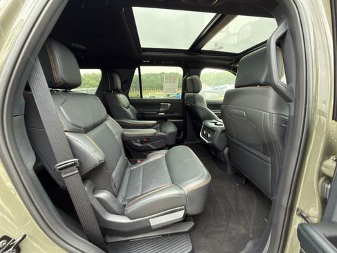 Used 2025 Ford Expedition Tremor AWD/4WD image 12
